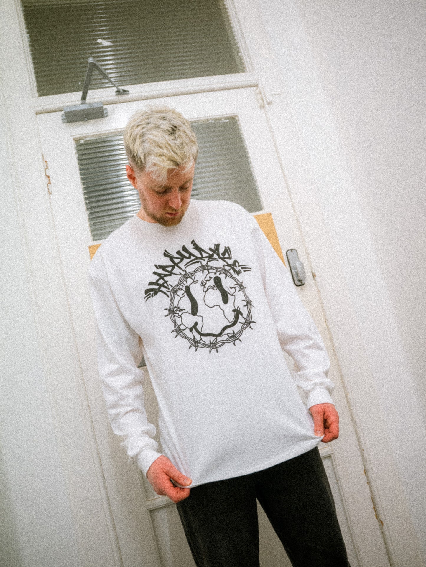 happydaze Smiley White Longsleeve